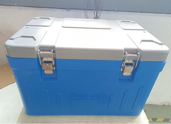 65L滚塑冷藏箱